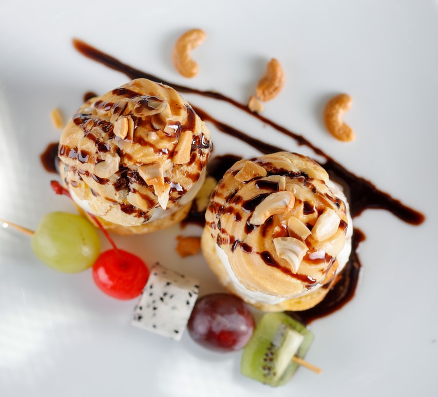 برجر لحم مشوي على الفحم